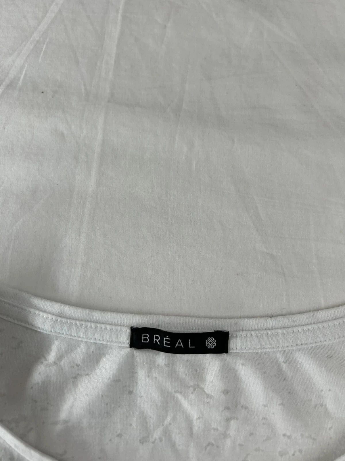 Camiseta Bréal blanca con estampado rosa – photo 5